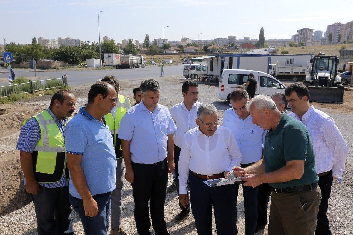 Başkan Büyükkılıç, Kertmeler Kavşağı\'nda yapılan köprü ve kavşak düzenleme çalışmalarını İnceledi