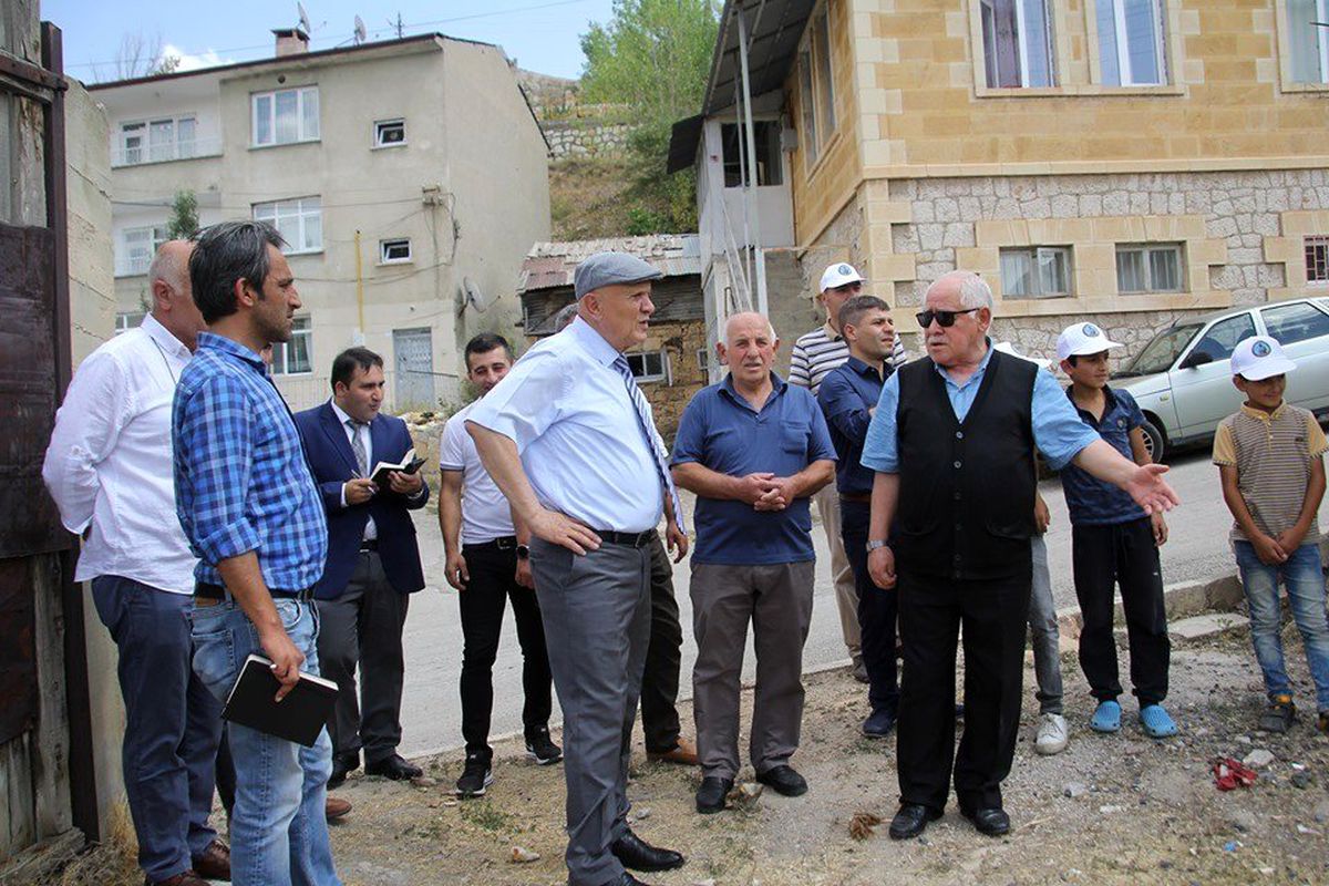 Başkan Pekmezci, Karasakal Mahallesi\'nde incelemelerde bulundu