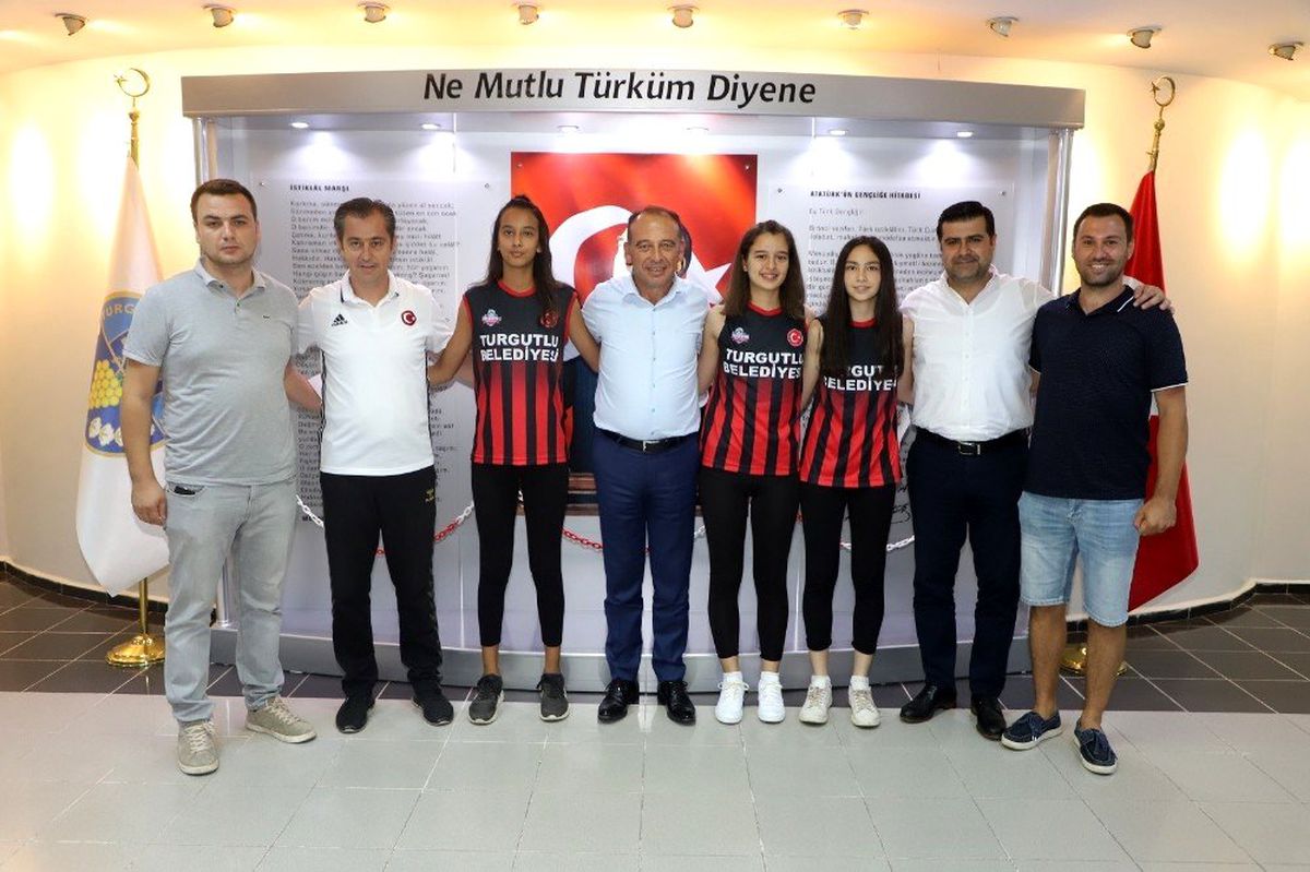 Basketbolda Turgutlu Belediyespor\'un gururu oldular
