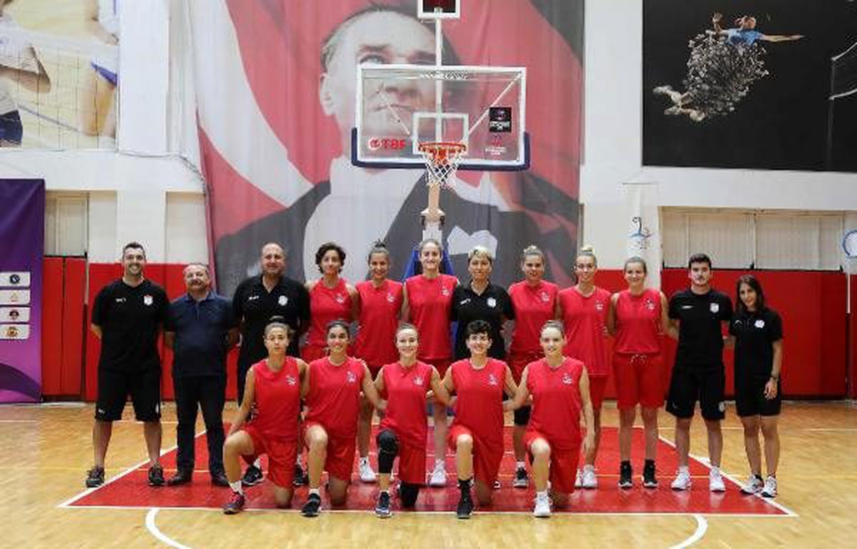 Bayraklı potada sezona hazırlanıyor