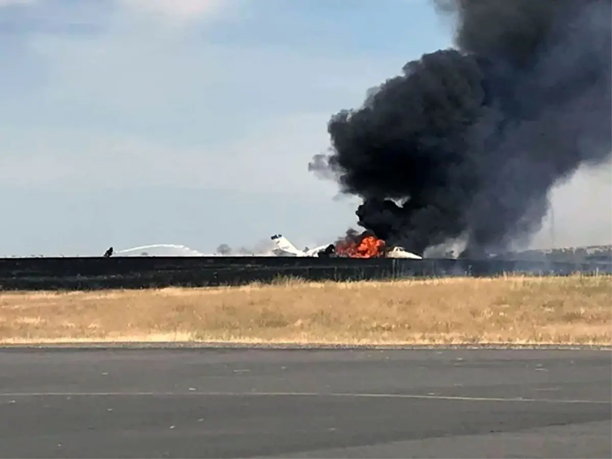 California\'da özel jet kalkış sırasında alev aldı