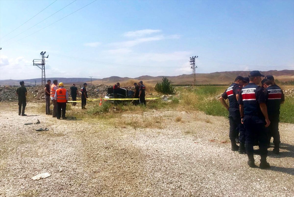 Çorum\'da takla atan otomobildeki 1 bebek ile çocuk öldü, 3 kişi yaralandı