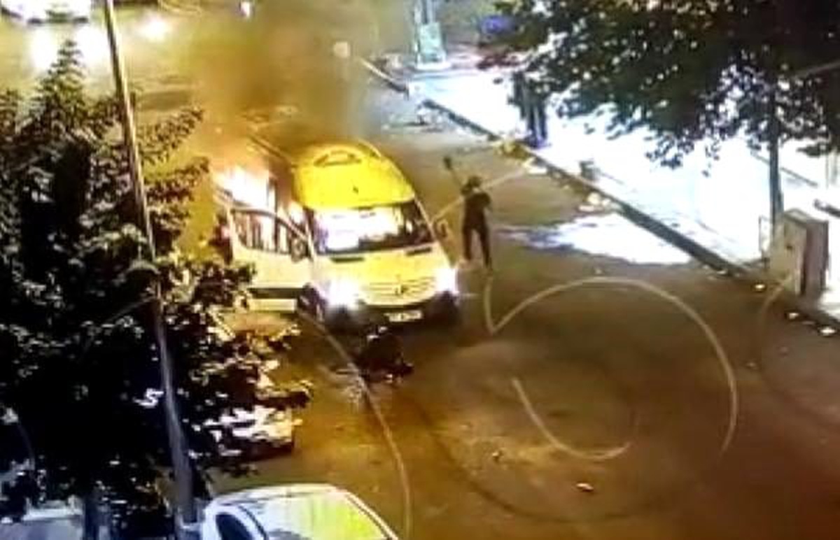 Diyarbakır\'da minibüsü yakan terör yandaşları yakalandı (2)