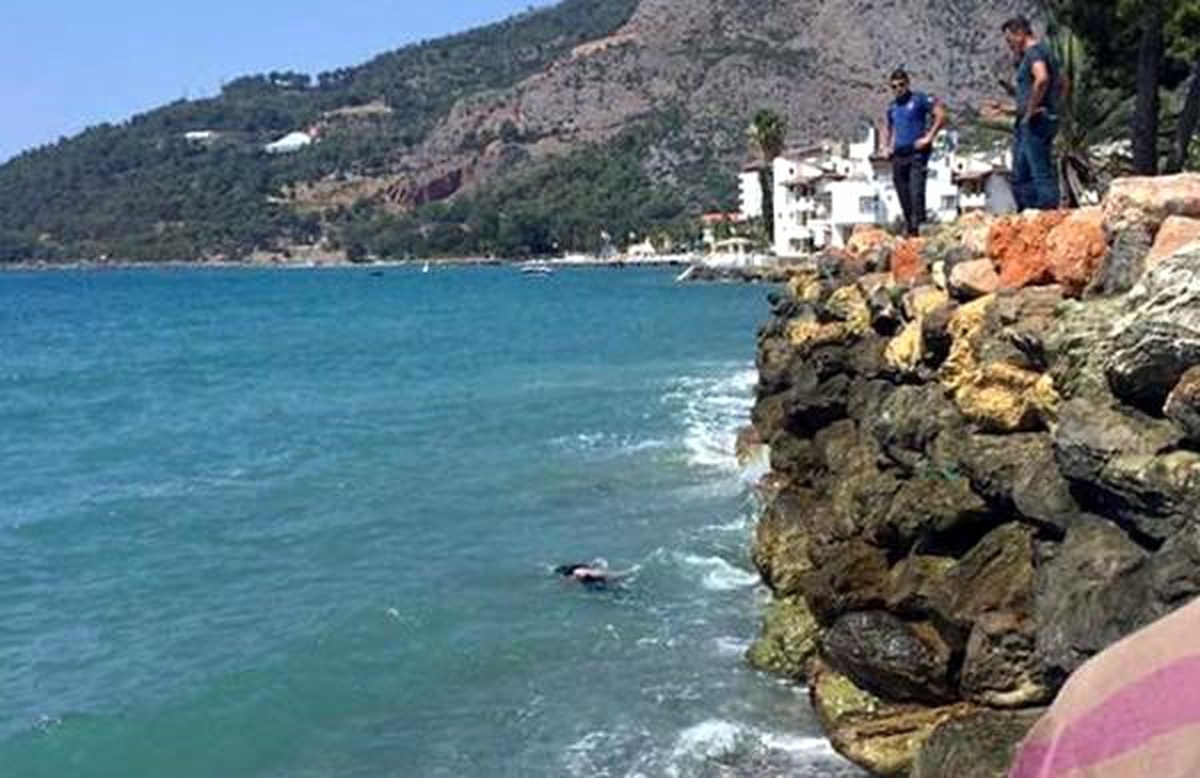 Emekli öğretmenin kayalıklarda cansız bedeni bulundu