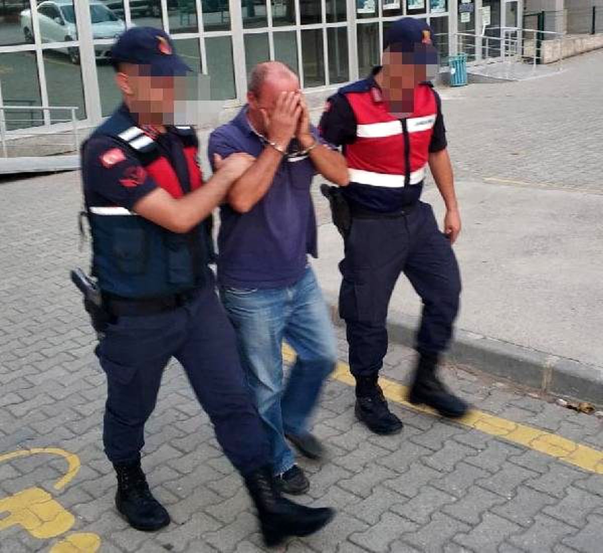Evinde esrar bulunan çiftçi tutuklandı