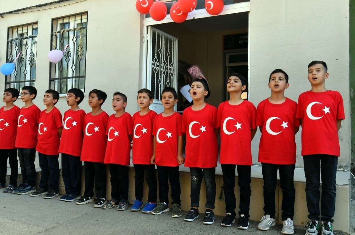 Gelecek "Bilgi Evleri" ile aydınlanıyor