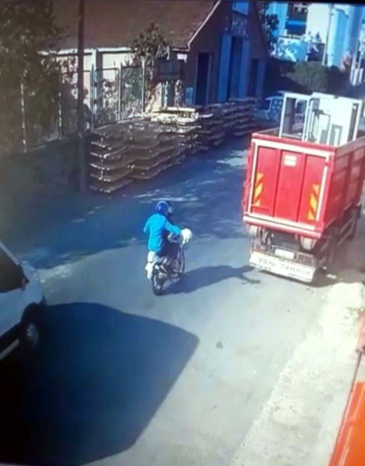 Güpegündüz işyerini taradılar