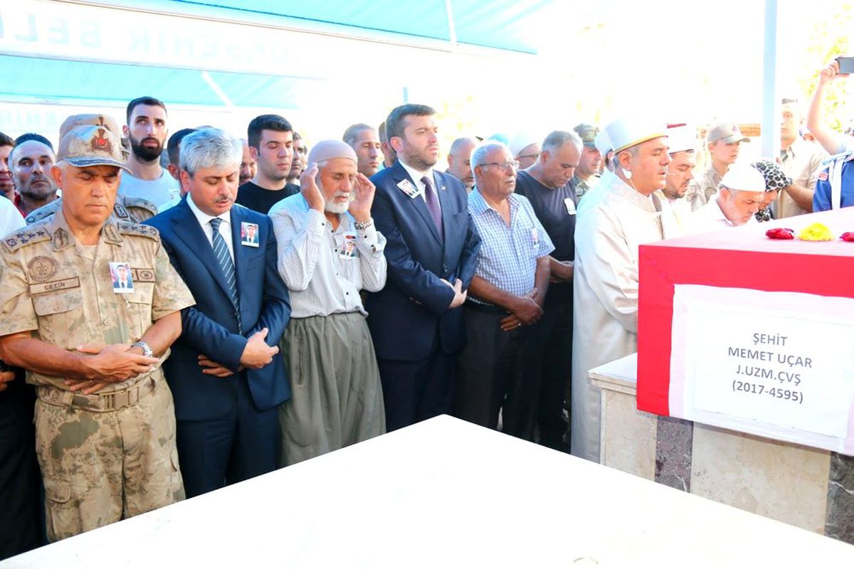 Hataylı şehidin cenazesinde gözyaşları sel oldu