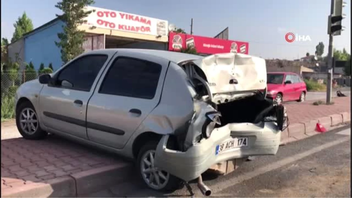 İşçi servisi otomobile çarptı: 6 yaralı