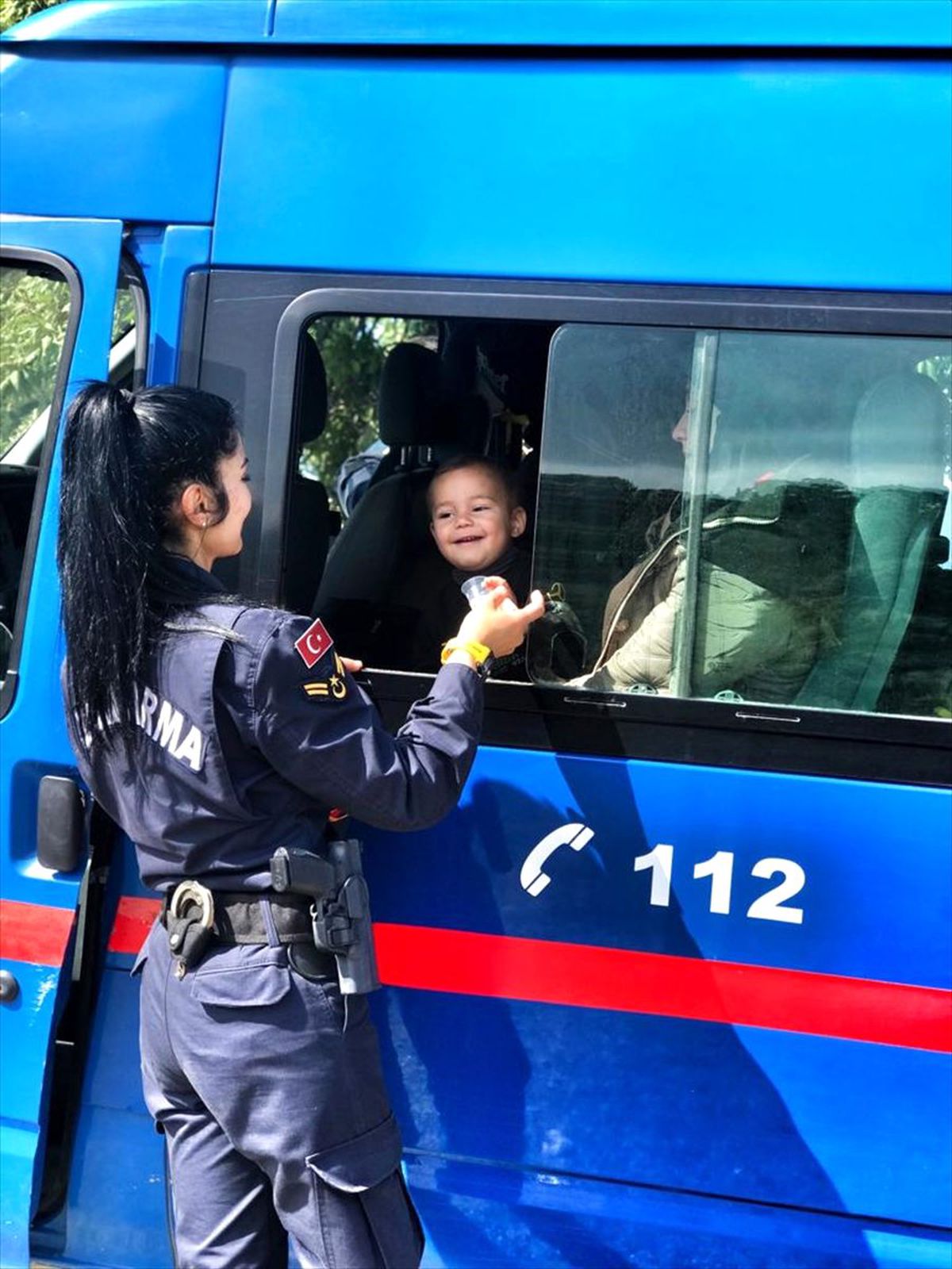 İzmir\'de 22 düzensiz göçmen yakalandı