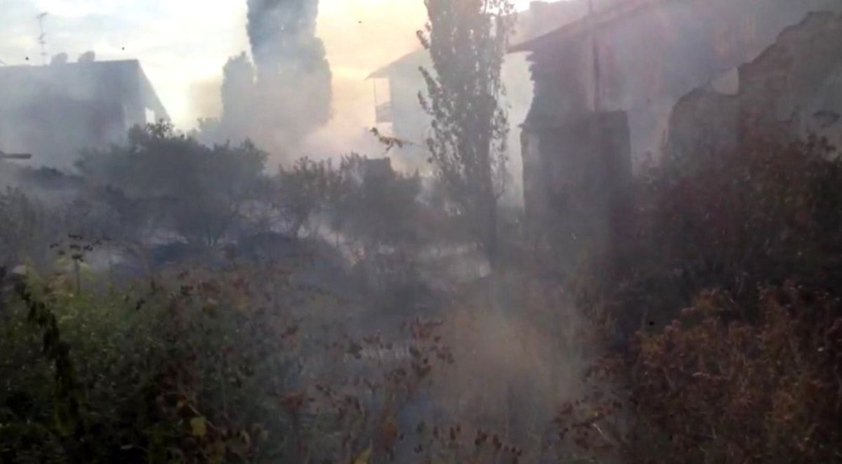 Kars\'ta metruk evde yangın