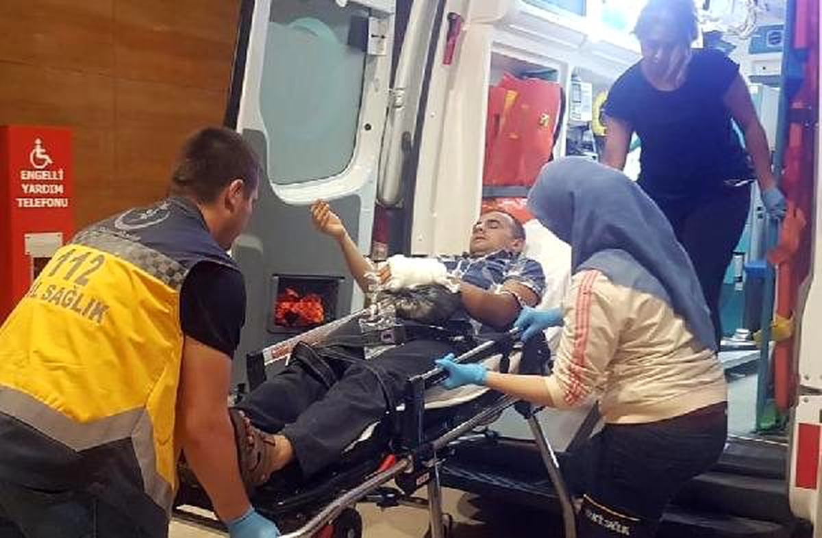 Kolunu makineye kaptıran genç ağır yaralandı