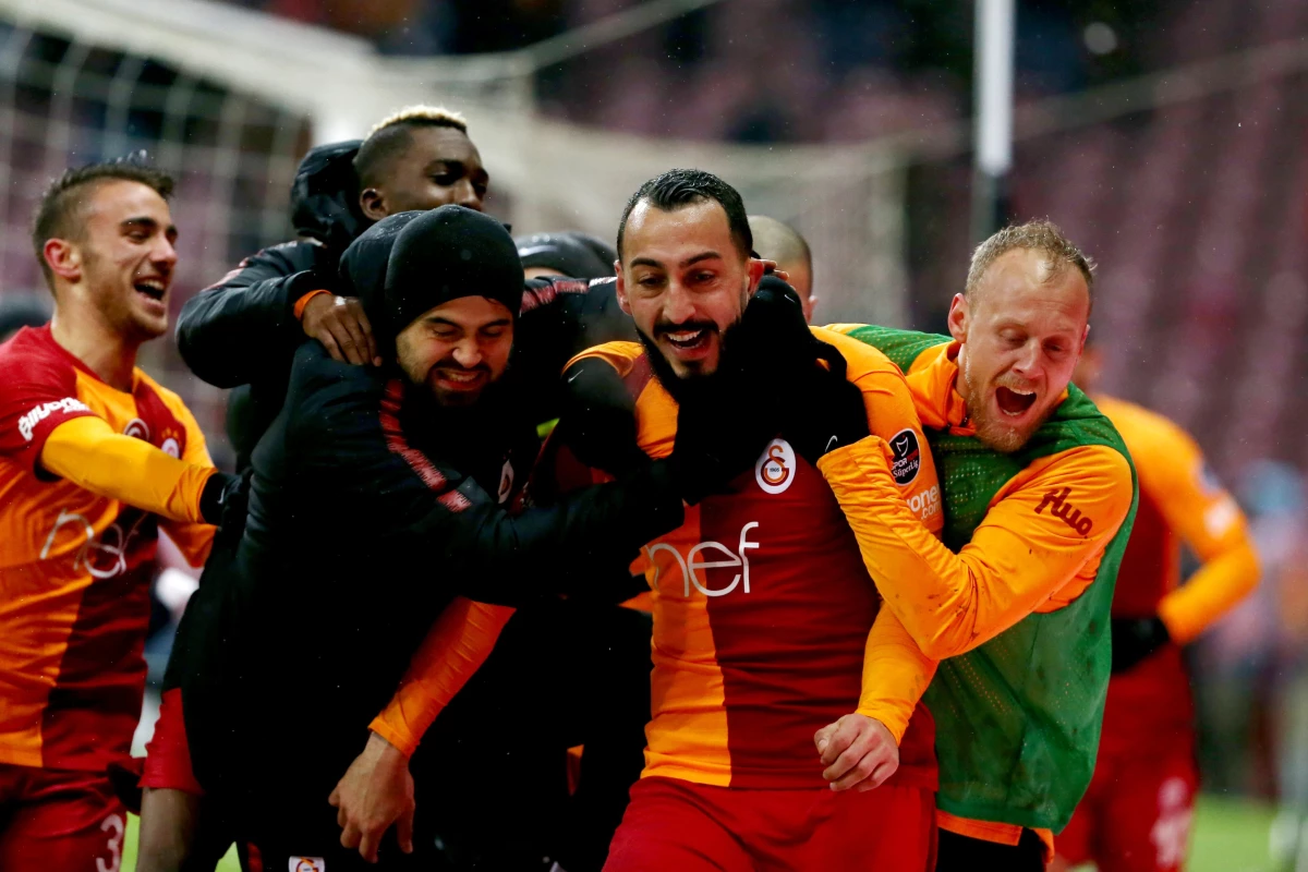 Galatasaray, Kostas Mitroglou\'nu PSV\'ye kiraladı