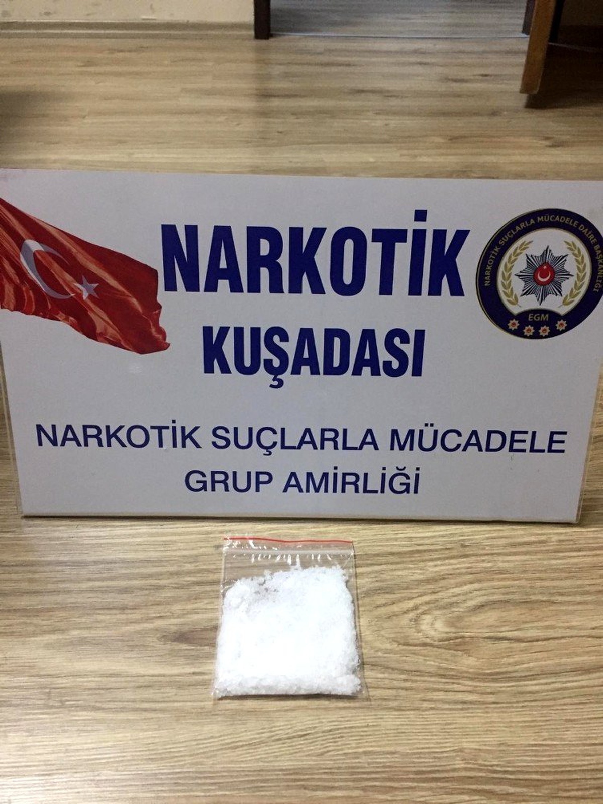 Kuşadası\'nda uyuşturucu operasyonu, 2 şüpheli tutuklandı