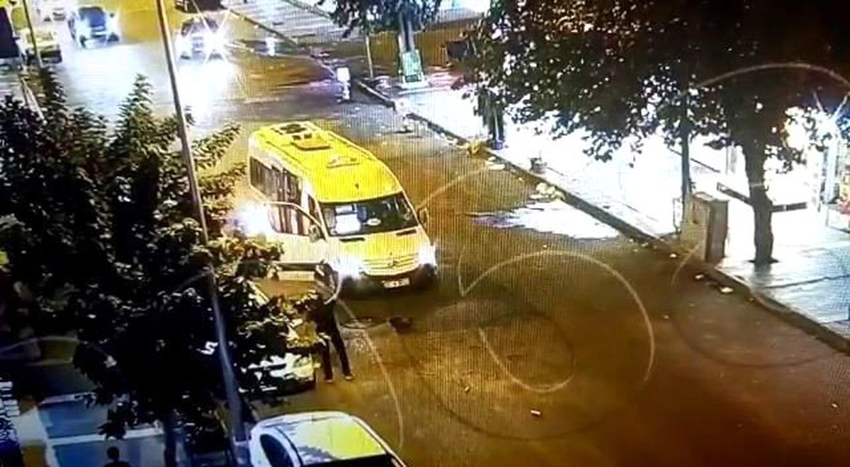 Minibüse molotof atılma anı kamerada