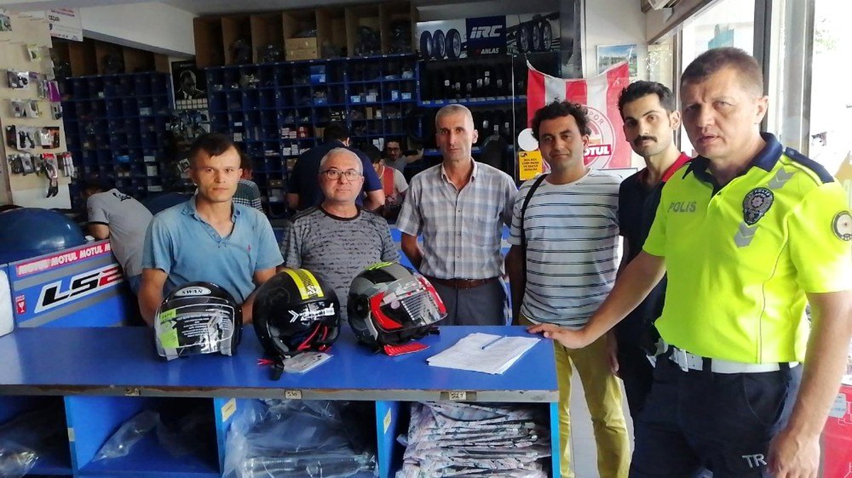 Motosiklet aksesuarı satan işyerleri denetlendi