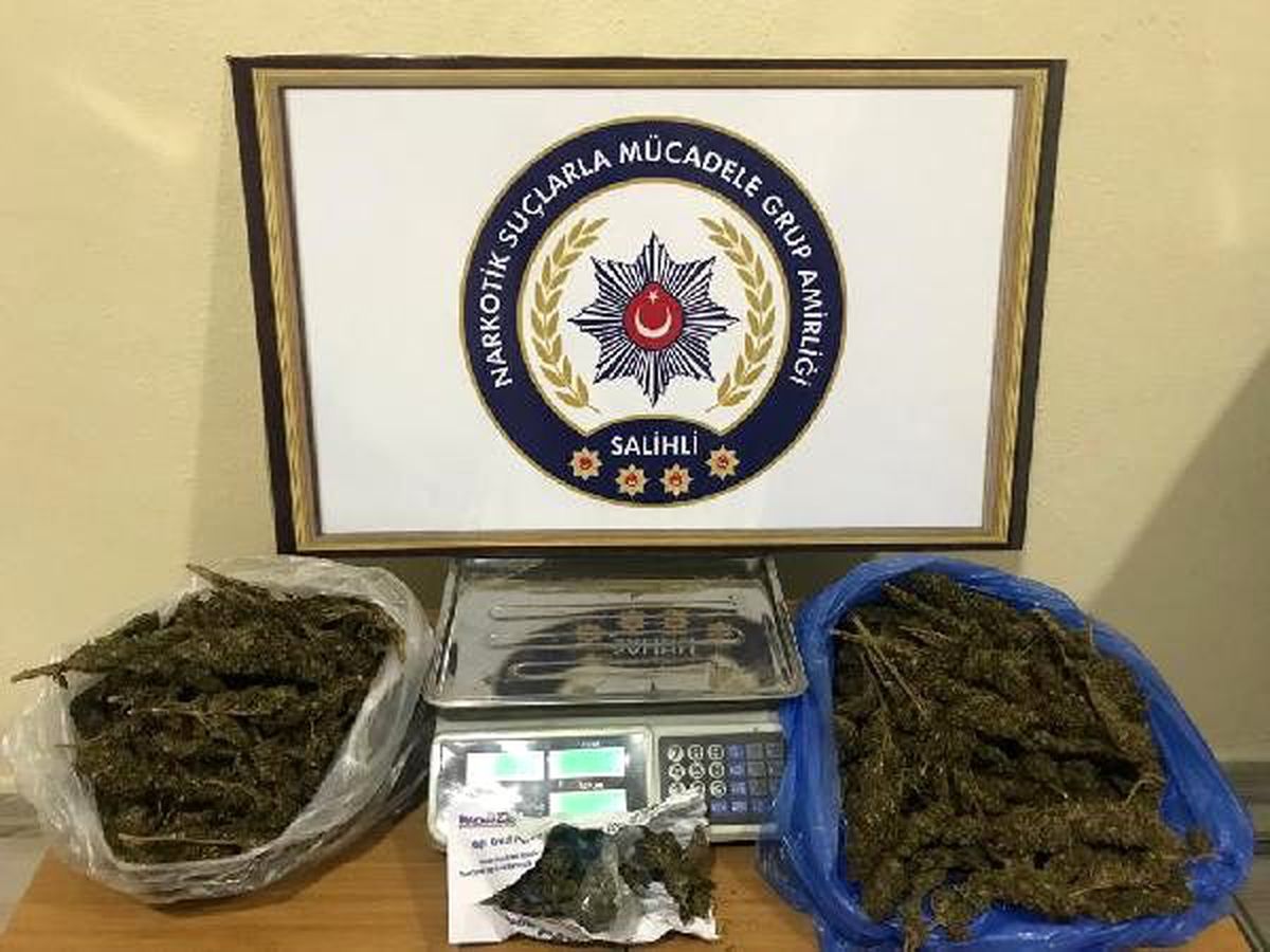 Otomobilde 2 kilo 48 gram esrar ele geçirildi