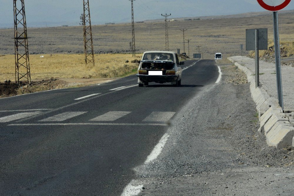 Otomobilin bagajında tehlikeli yolculuk