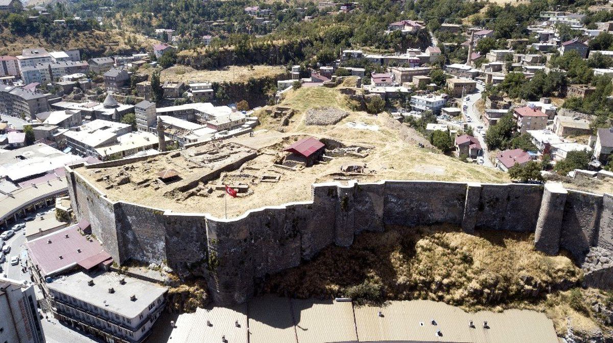 (Özel) Bitlis Kalesi\'nde Osmanlı padişahlarının sikkeleri bulundu