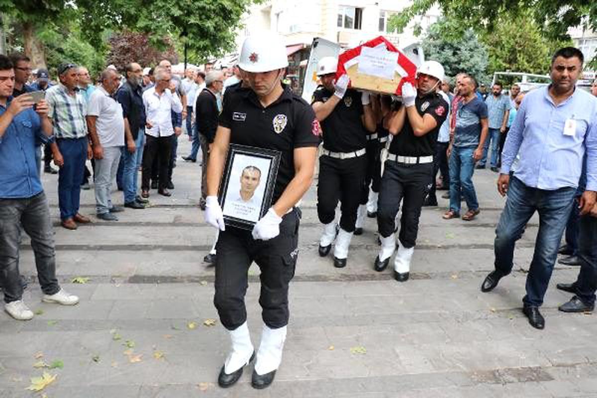 Polis memuru, kalp krizinden öldü