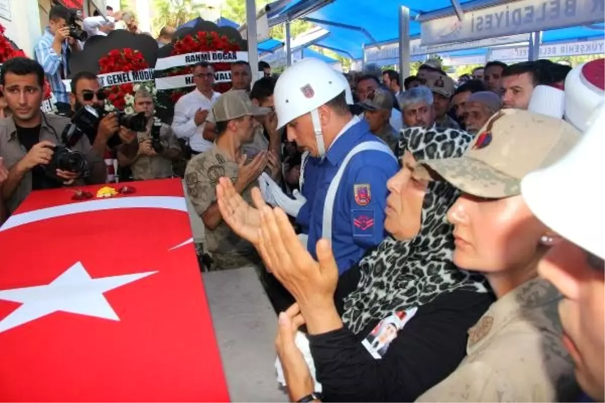 Şehit Uzman Çavuş Mehmet Uçar, Hatay\'da toprağa verildi