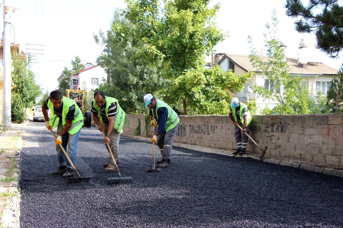 Seydişehir\'de asfalt ve yol çalışmaları devam ediyor