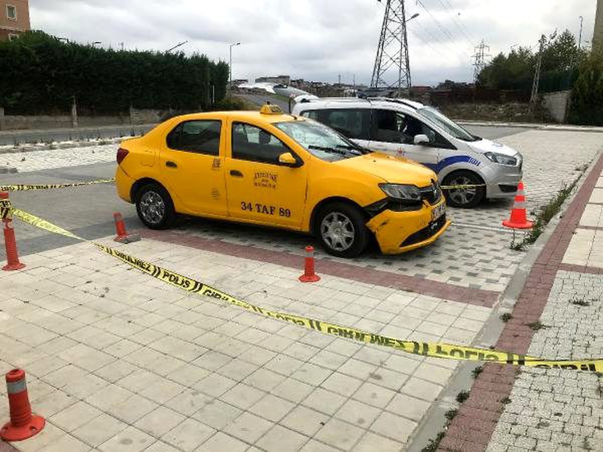 Şişli\'de sürücüsünü gasp ettiği taksiyle kaçtı