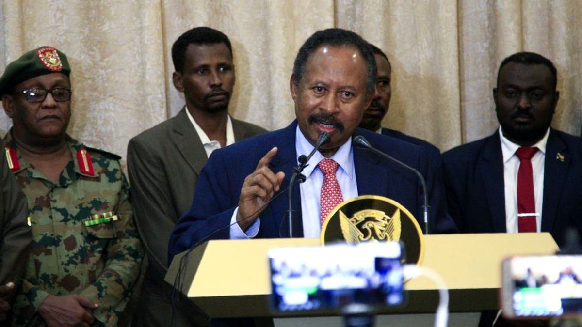 Sudan\'da geçiş dönemi başbakanı Hamadok yemin ederek göreve başladı