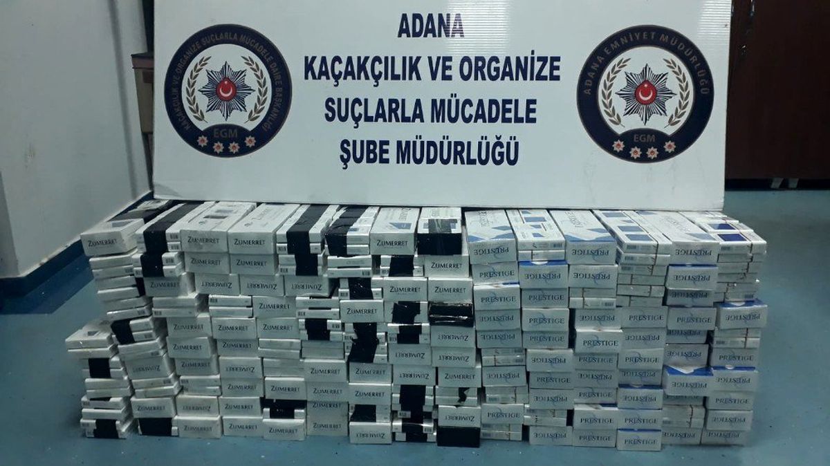 Şüpheli otomobilden bin 490 paket kaçak sigara çıktı