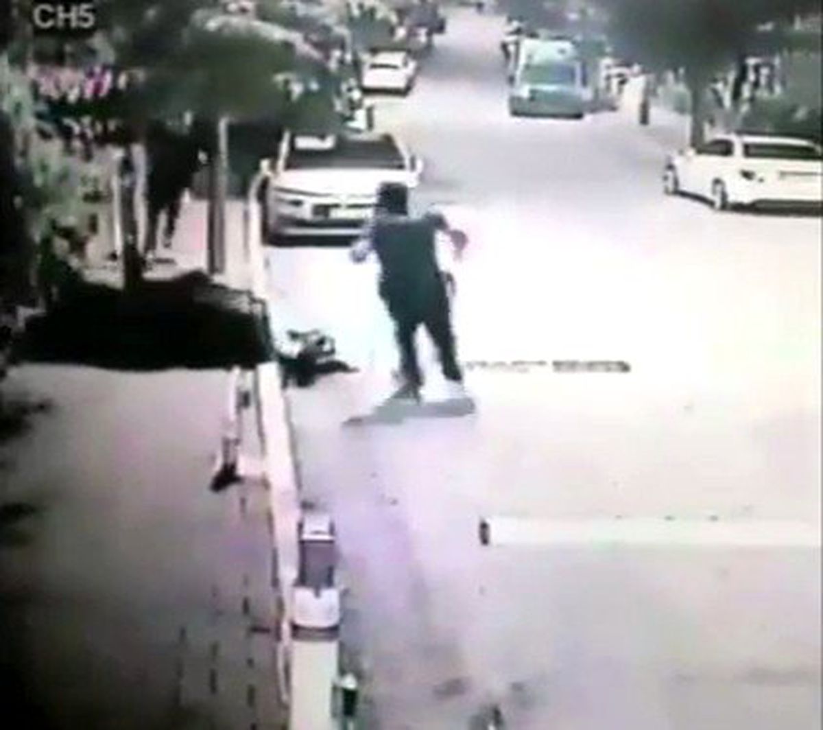 Üsküdar\'da nefes kesen hırsız polis kovalamacası kamerada