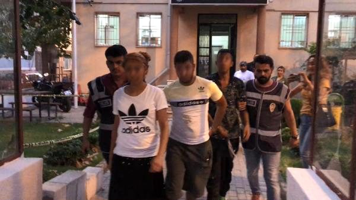 Uyuşturucu satıcılarının bıçaklı kavgası: 1 yaralı