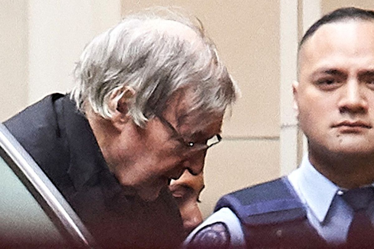 Vatikan, cinsel tacizden suçlanan Kardinali koruyamadı