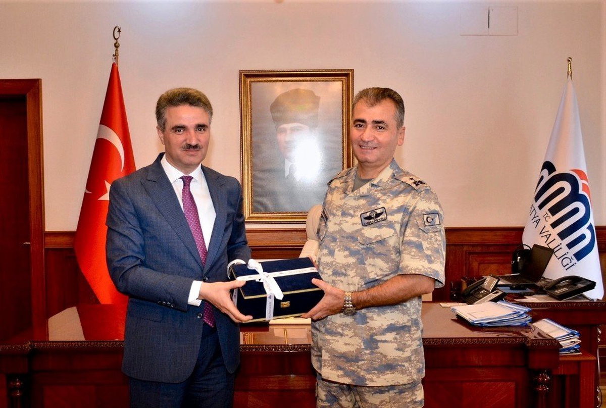 7. Ana Jet Üstü Komutanından veda ziyareti