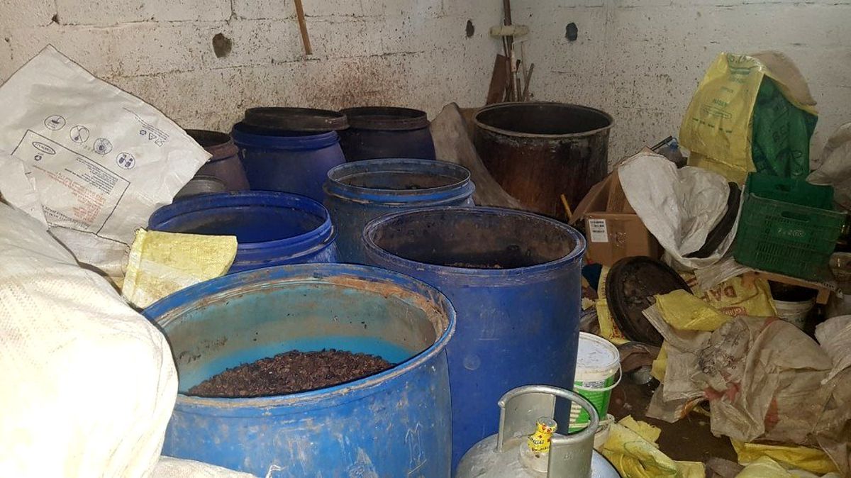 Adana\'da bin 370 litre kaçak içki ele geçirildi