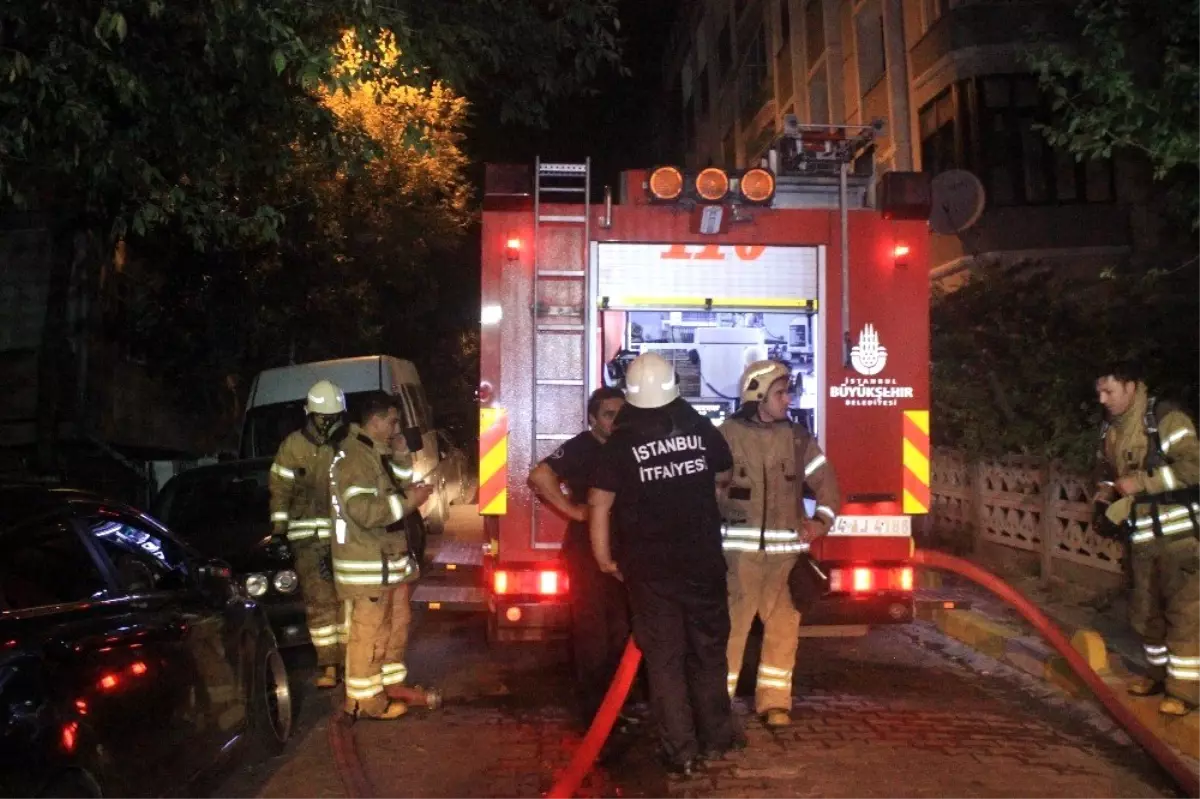 Avcılar\'da öğrenci evindeki yangın paniğe neden oldu