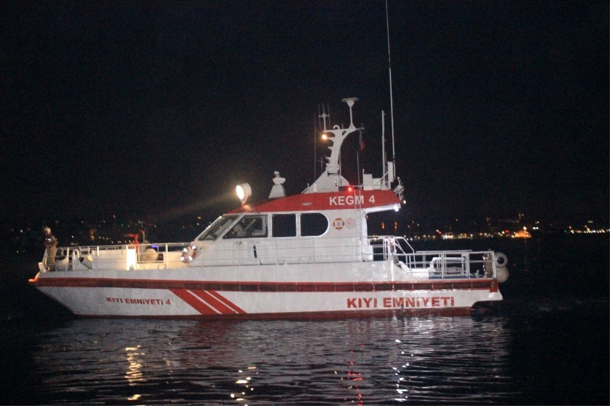 Beşiktaş\'ta denize atlayan iki kişiden biri kayboldu