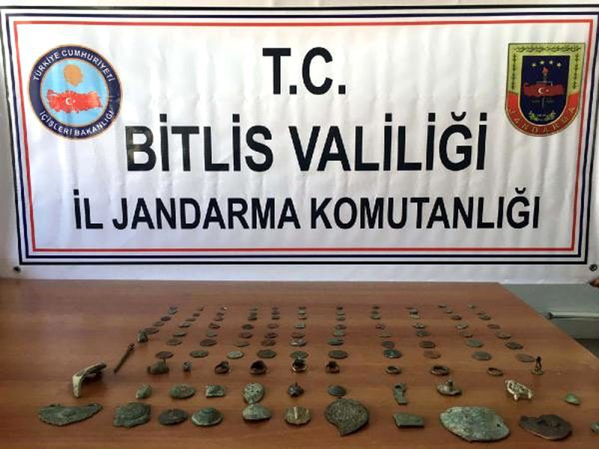 Bitlis\'te tarihi eserleri jandarmaya satarken yakalandılar