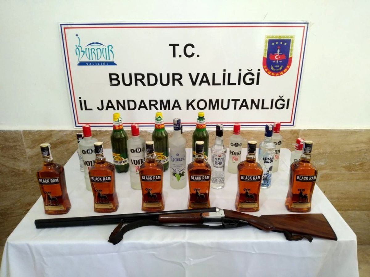 Burdur\'da kaçak içki operasyonu