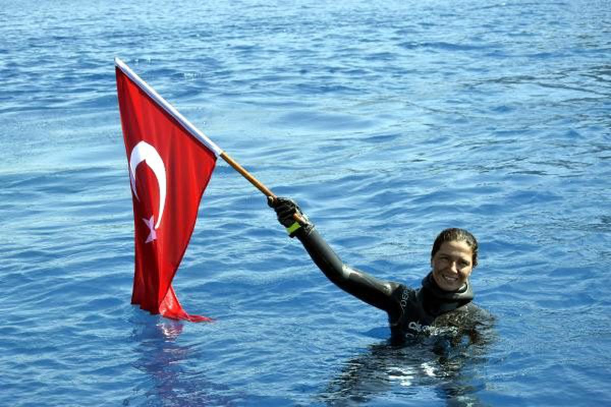Derya Can\'dan Salda Gölü\'nde yeni dünya rekoru