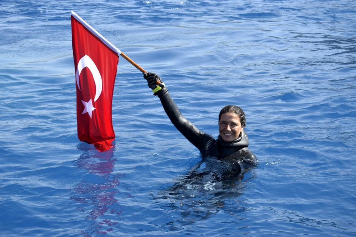 Derya Can\'dan yeni dünya rekoru