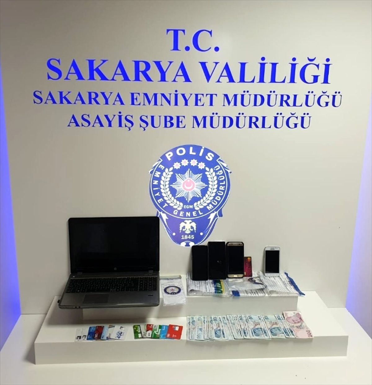 Dolandırıcılık iddiasıyla aranan 4 zanlının Denizli\'de yakalanması