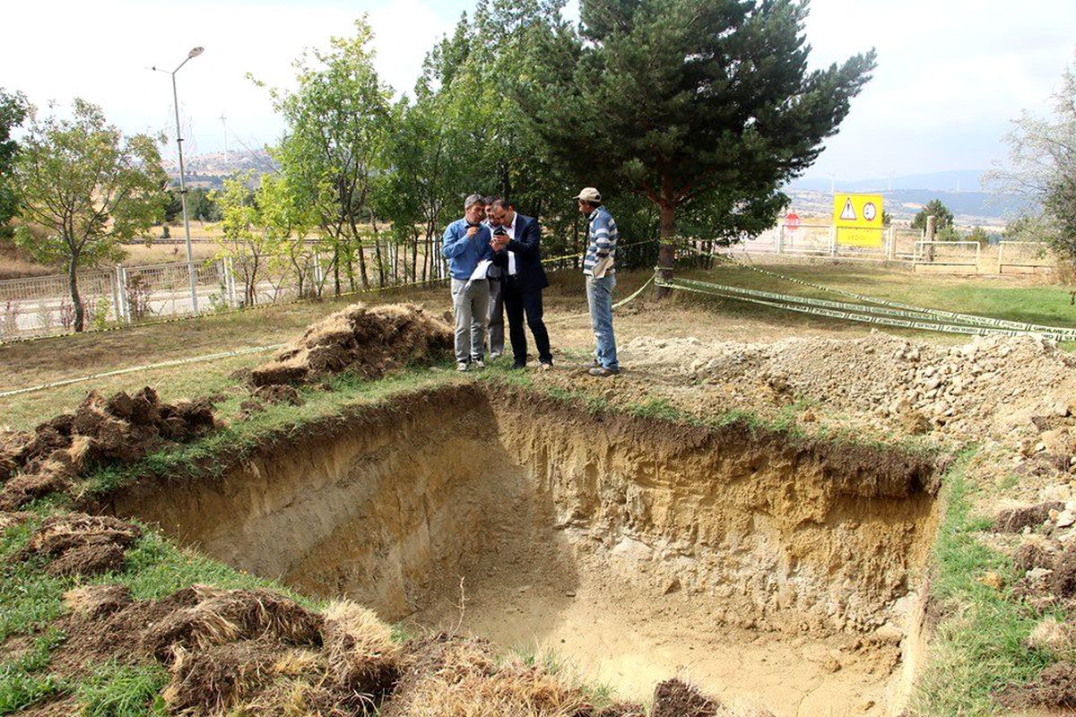 Dumlupınar\'a dev Türk bayrağı