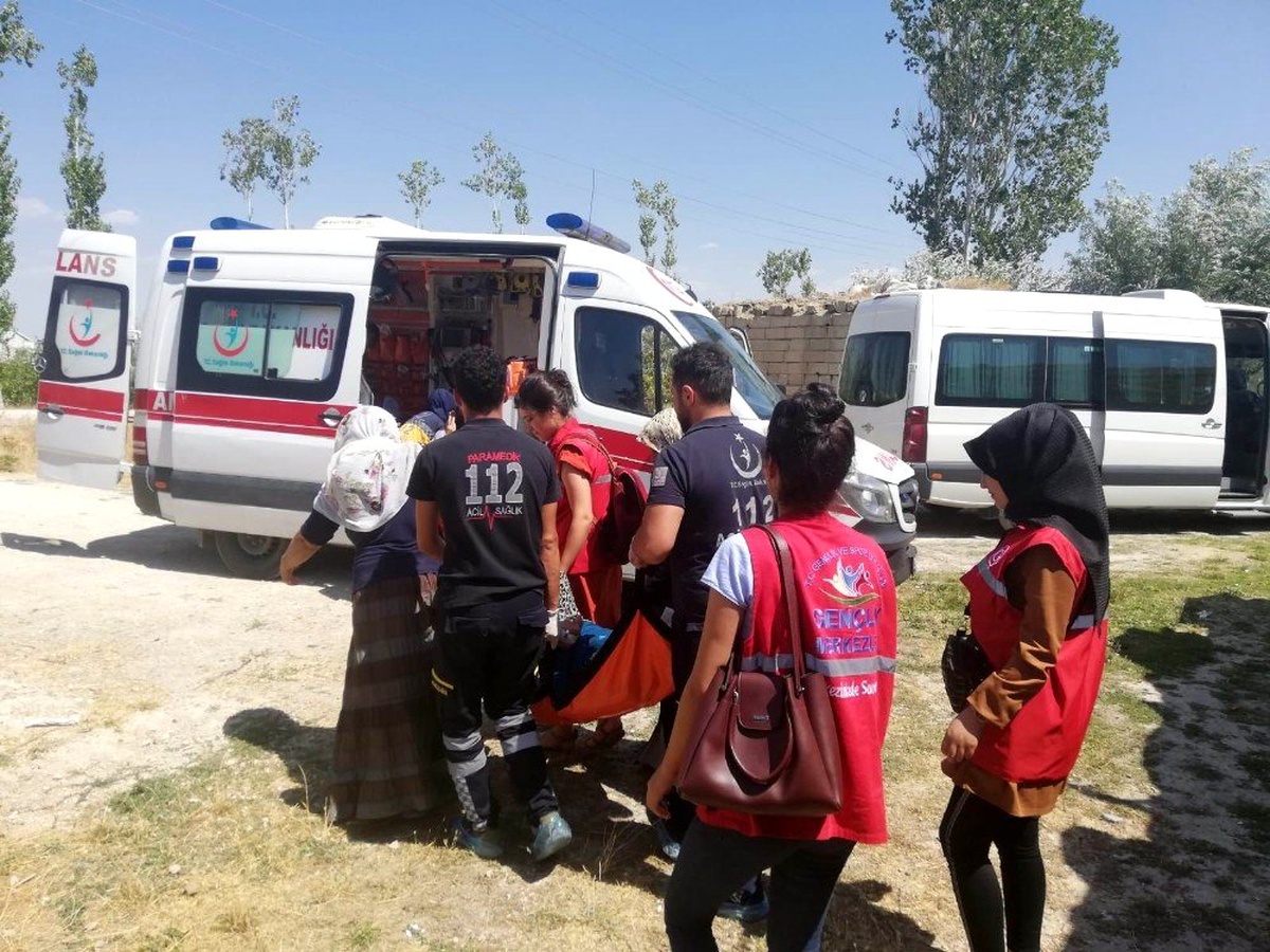 Edremit Gençlik Merkezi liderlerinden anlamlı davranış