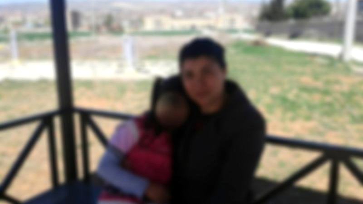 Emine Bulut\'un eski eşi tarafından kızının önünde öldürülmesine ortak tepki