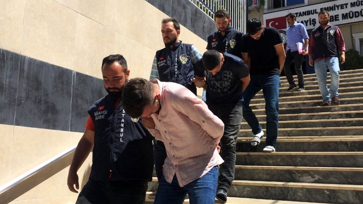 Esenyurt\'ta bir evden para ve yüzük çalan hırsızlıklar yakalandı