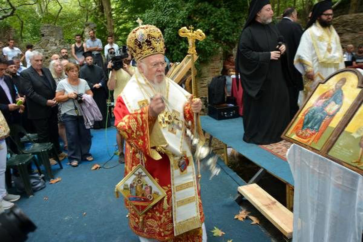 Fener Rum Patriği Bartholomeos Erdek\'te ayin yönetti