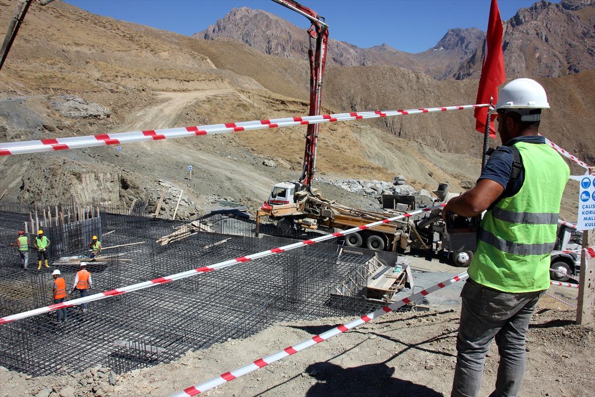 Hakkari Üniversitesinde 2. etabın temeli atıldı