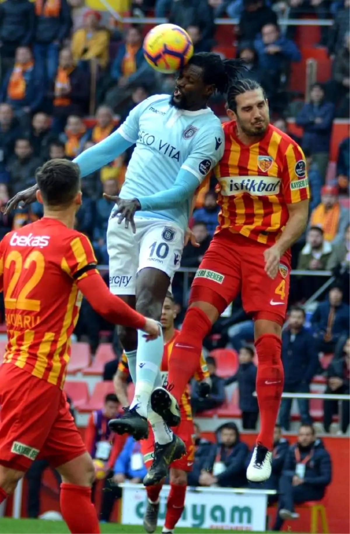 İstikbal Mobilya Kayserispor, Adebayor ile görüşüyor