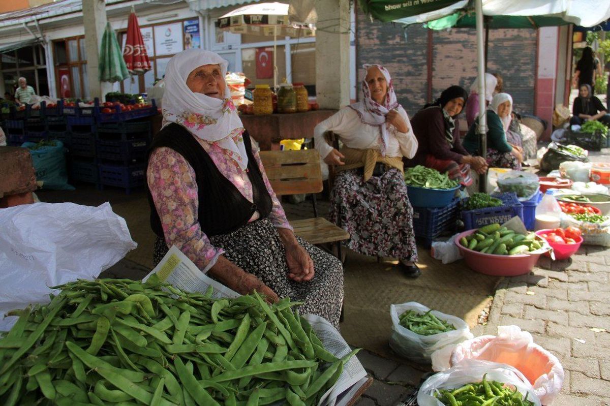 Köylü kendi üretip kendi satıyor