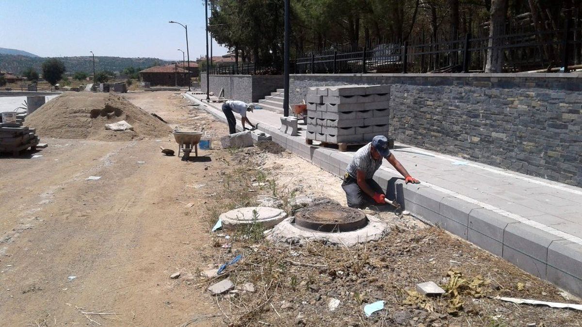 Kula\'daki Tabduk Emre Türbesi\'nde sona gelindi